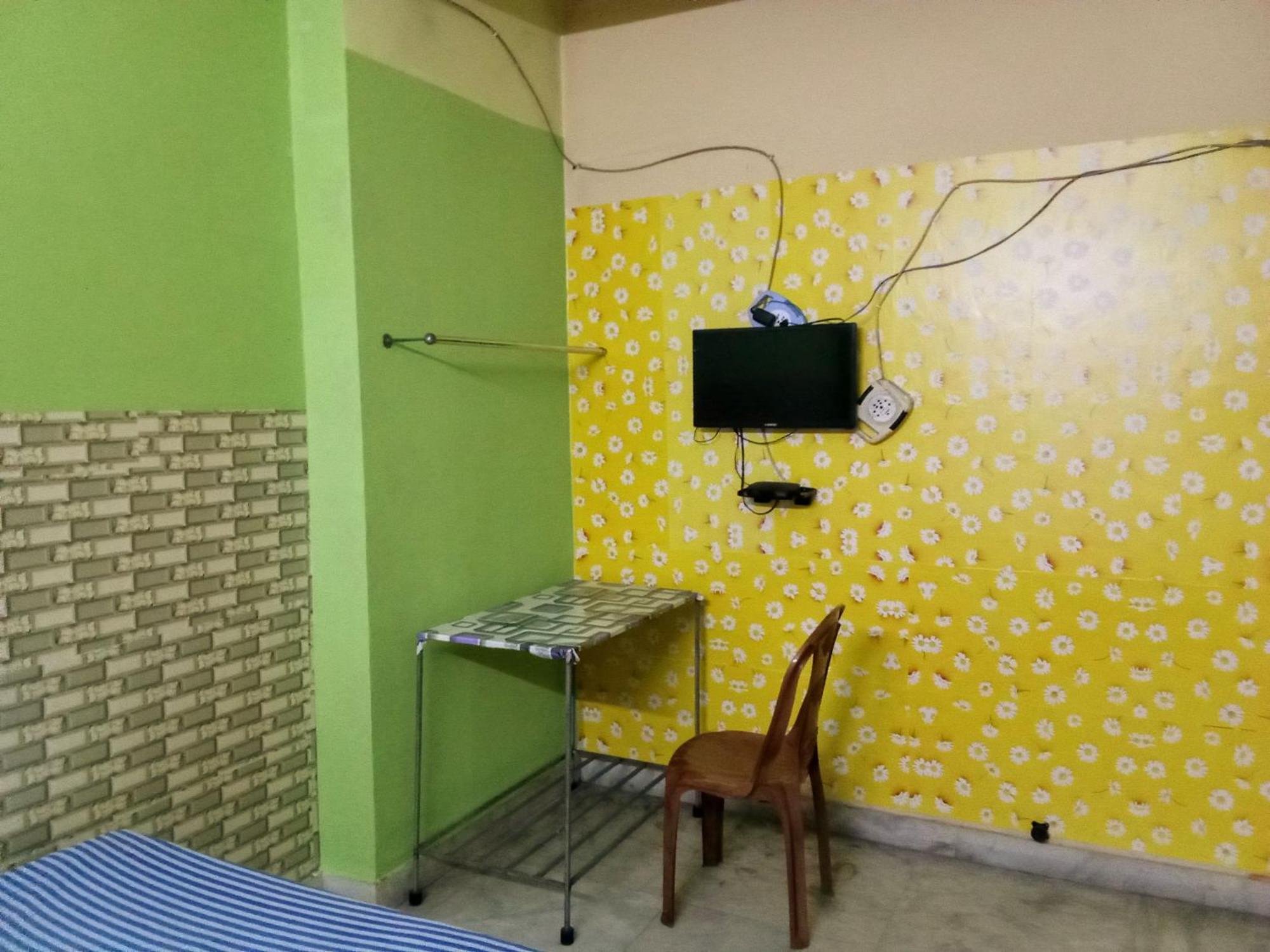 Amar Priya Guest House Калькутта Экстерьер фото